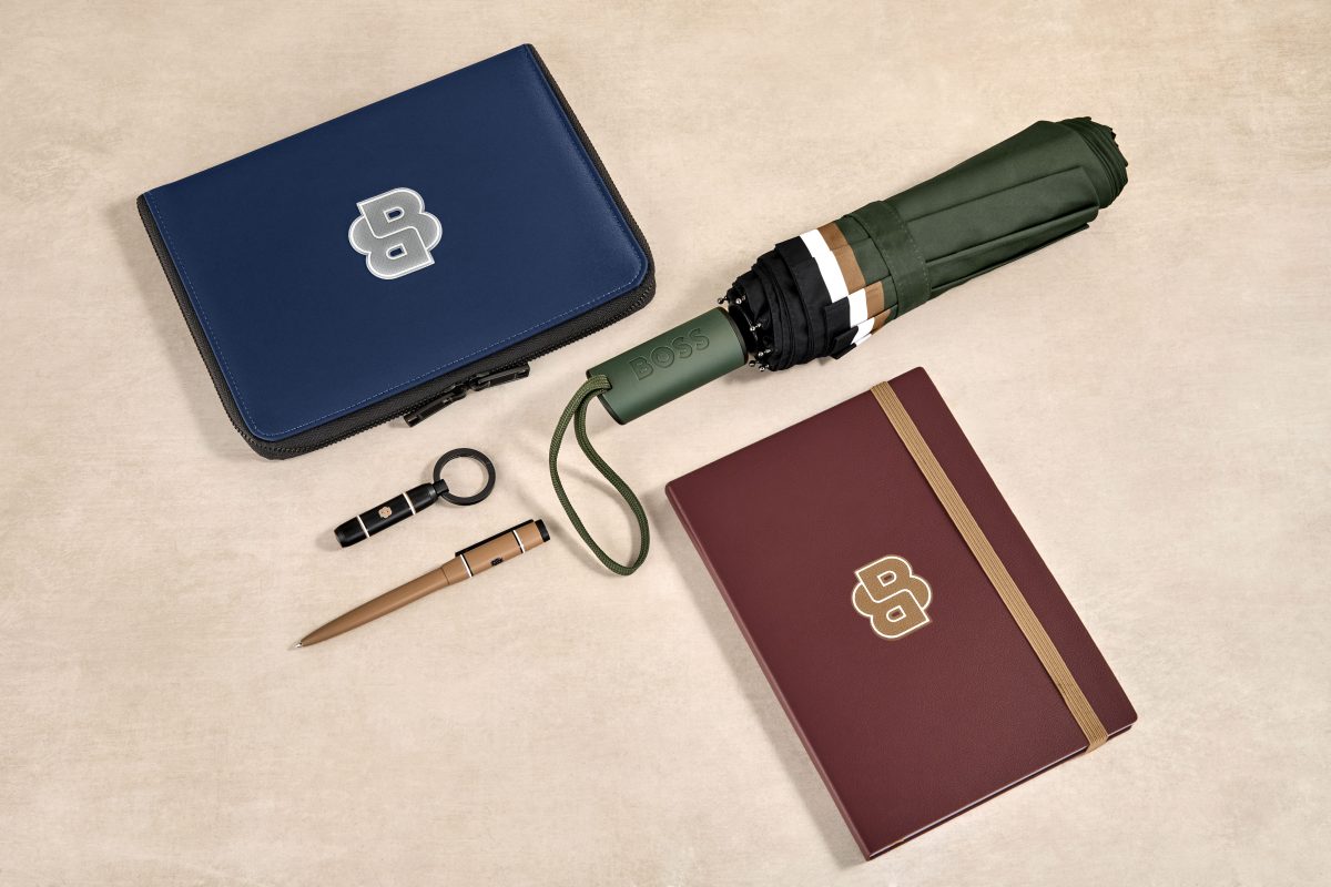 Passport cover, notebook, umbrella and keyring in navy and burgundy — Hugo Boss